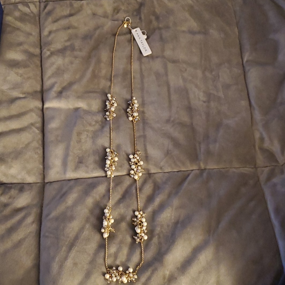 Ann Taylor gold/pearl long necklace NWT